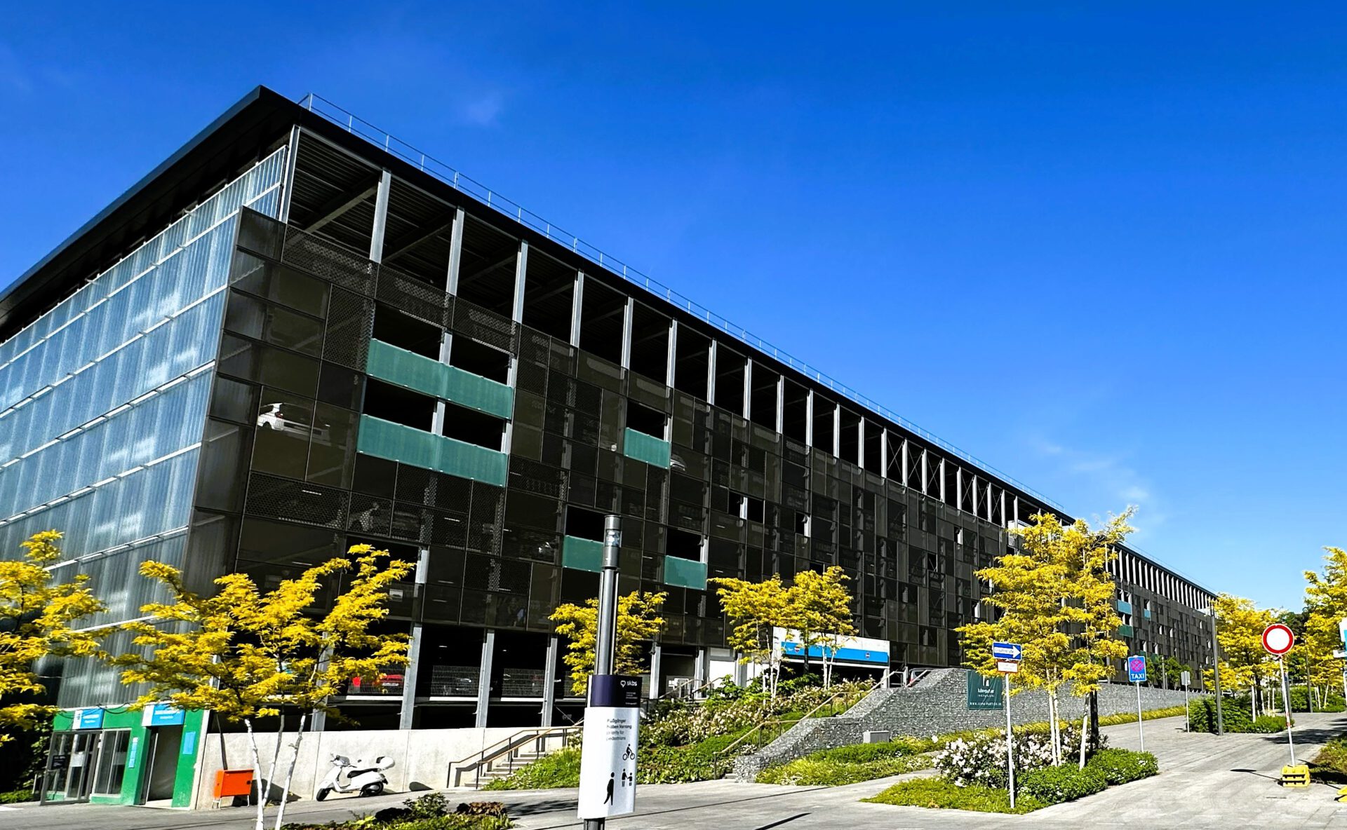 Parkhaus Braunschweig Außenansicht